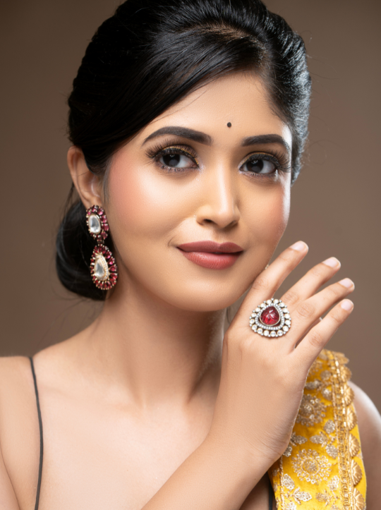 Yashu Gowda - Best Bridal makeup Artist in Bangalore
